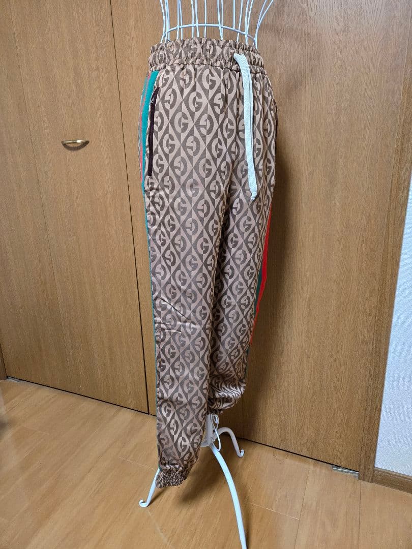 Gucci ロゴ柄 パンツ 保存袋つき