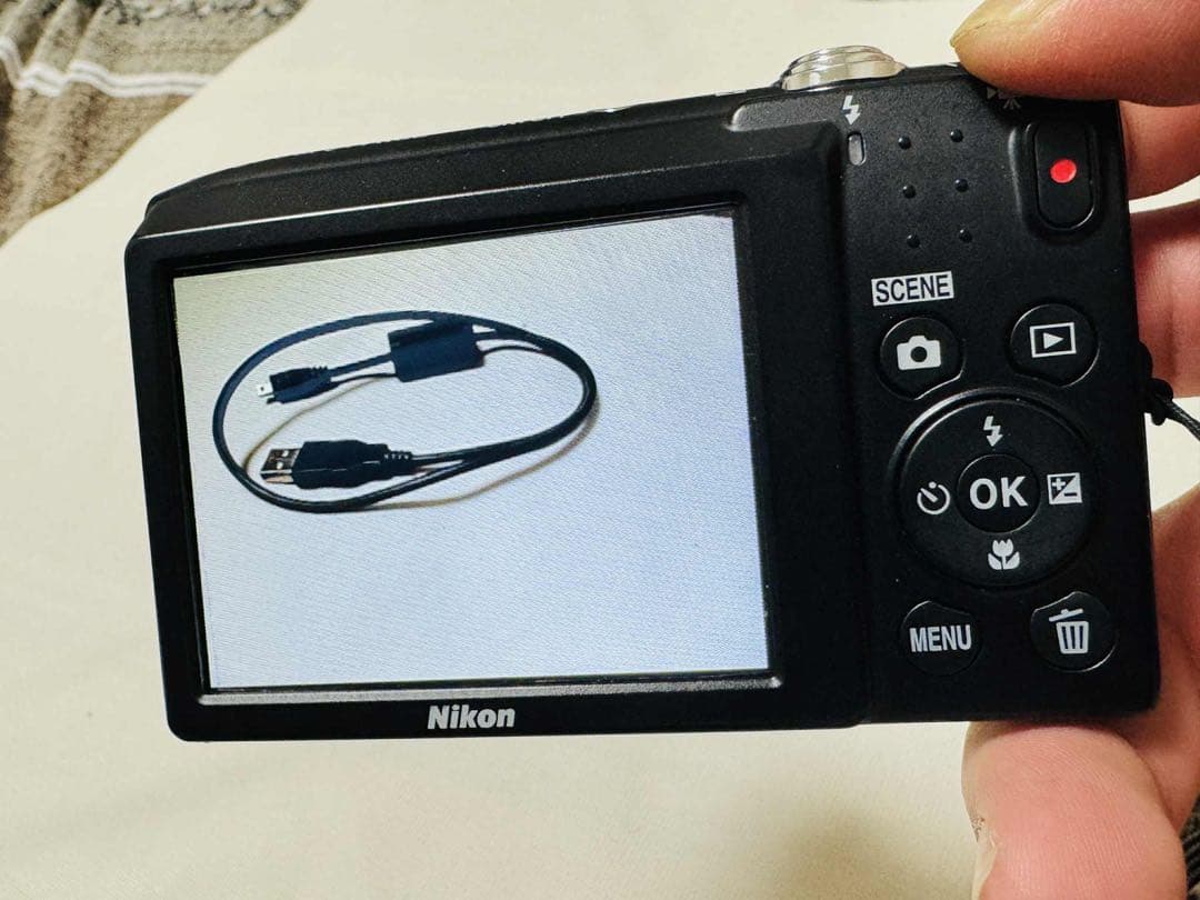 Nikon COOLPIX A100 本体 USBケーブル付き