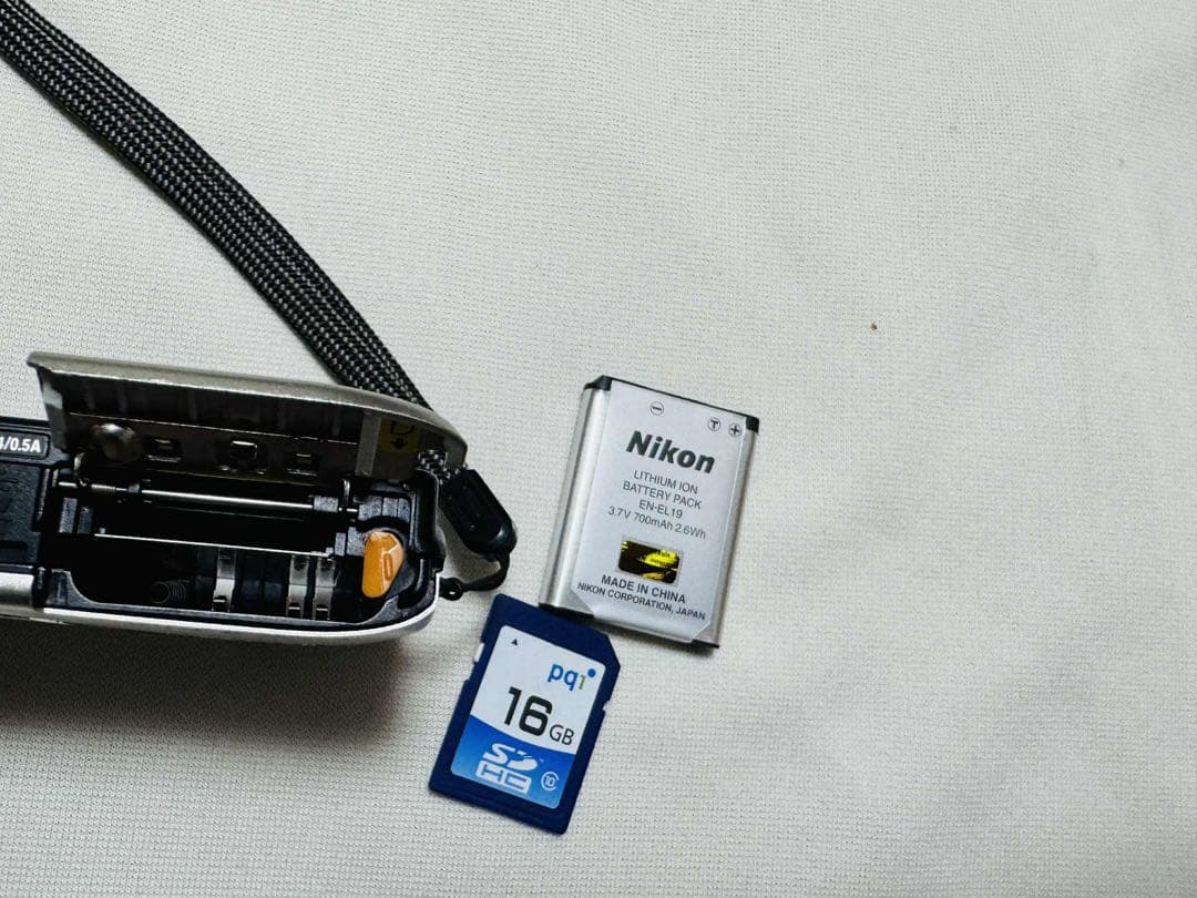 Nikon COOLPIX A100 本体 USBケーブル付き