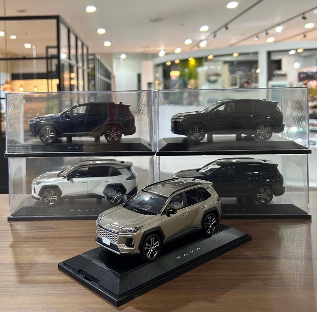 2025　新型　トヨタ　RAV4　ADVENTURE　ミニカー　おまけ付き