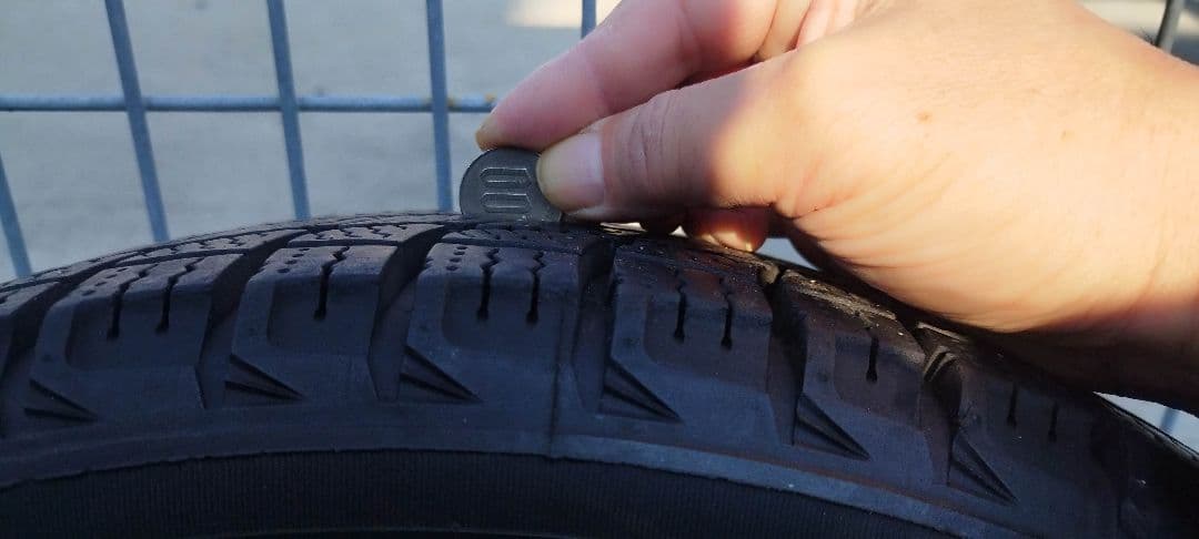 14インチ　軽自動車用　　　　引取限定　スタッドレス、アルミホイール　4本