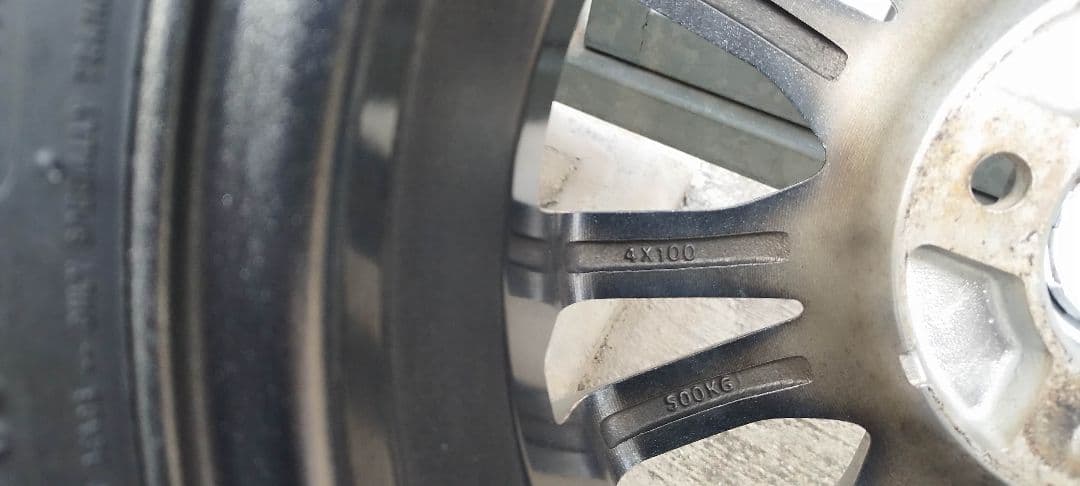 14インチ　軽自動車用　　　　引取限定　スタッドレス、アルミホイール　4本