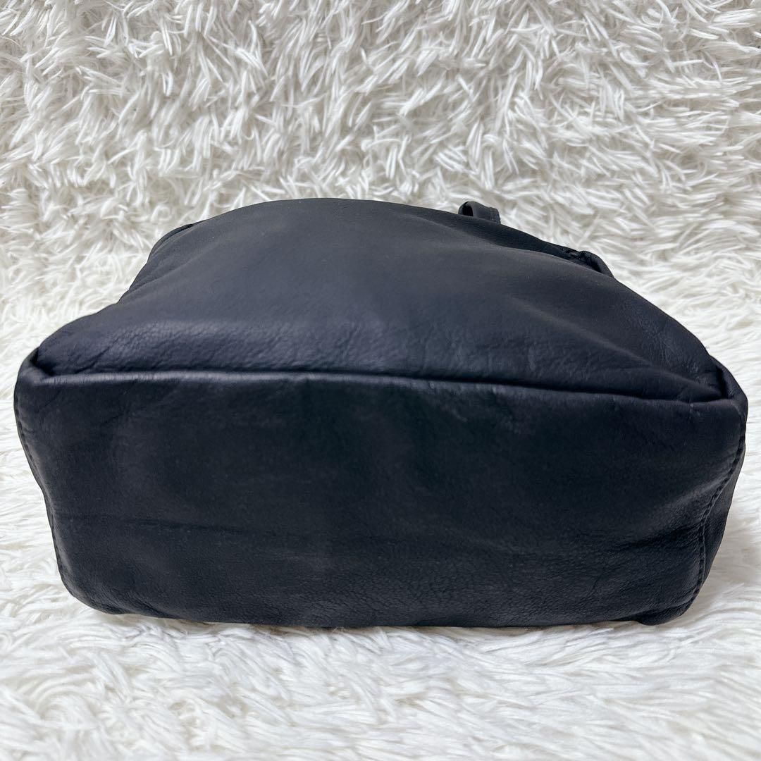 【極美品】REN 黒 レザー ハンドバッグ チャーム トート