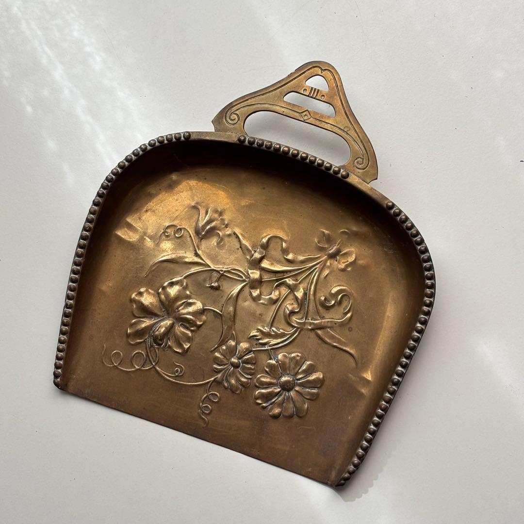 【フランス】アンティーク アールヌーボー ダストパン くず取り 花 ゴールド