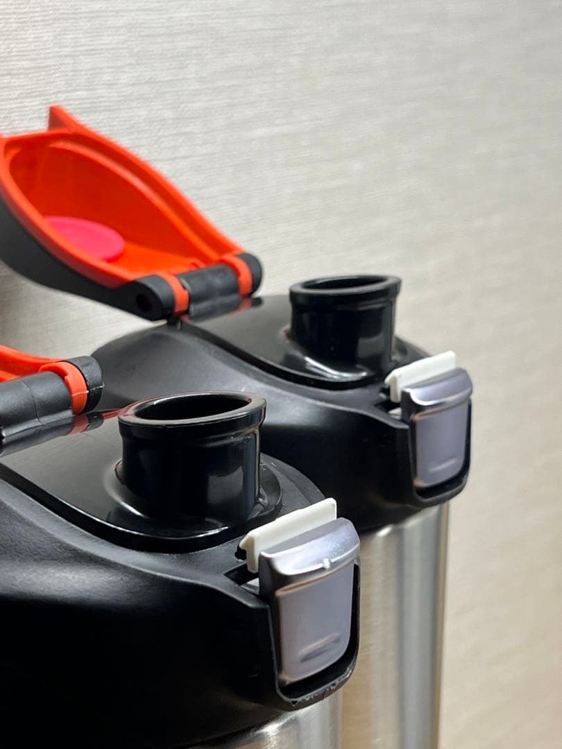 TIGERステンレス 水筒2本セット・ケース付き