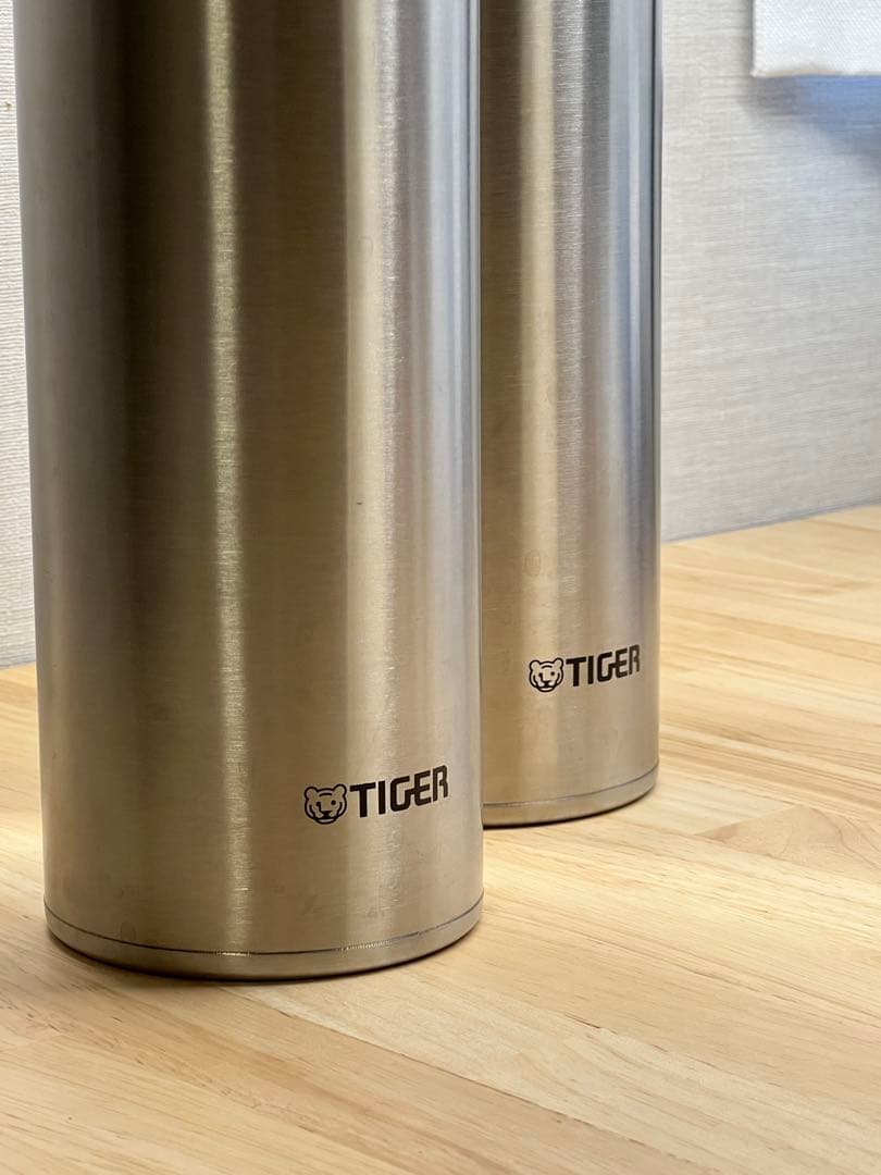 TIGERステンレス 水筒2本セット・ケース付き