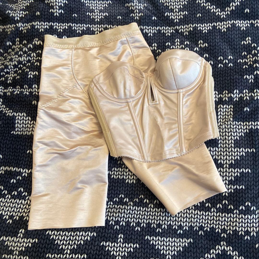 Treat Dressing ショートビスチェ(B65)・ガードル(S)セット