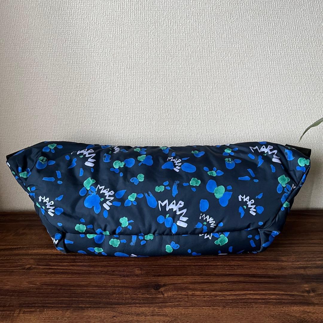 【美品！！】MARNIマルニ ボディバッグ ナイロン ブルー フラワー 花柄
