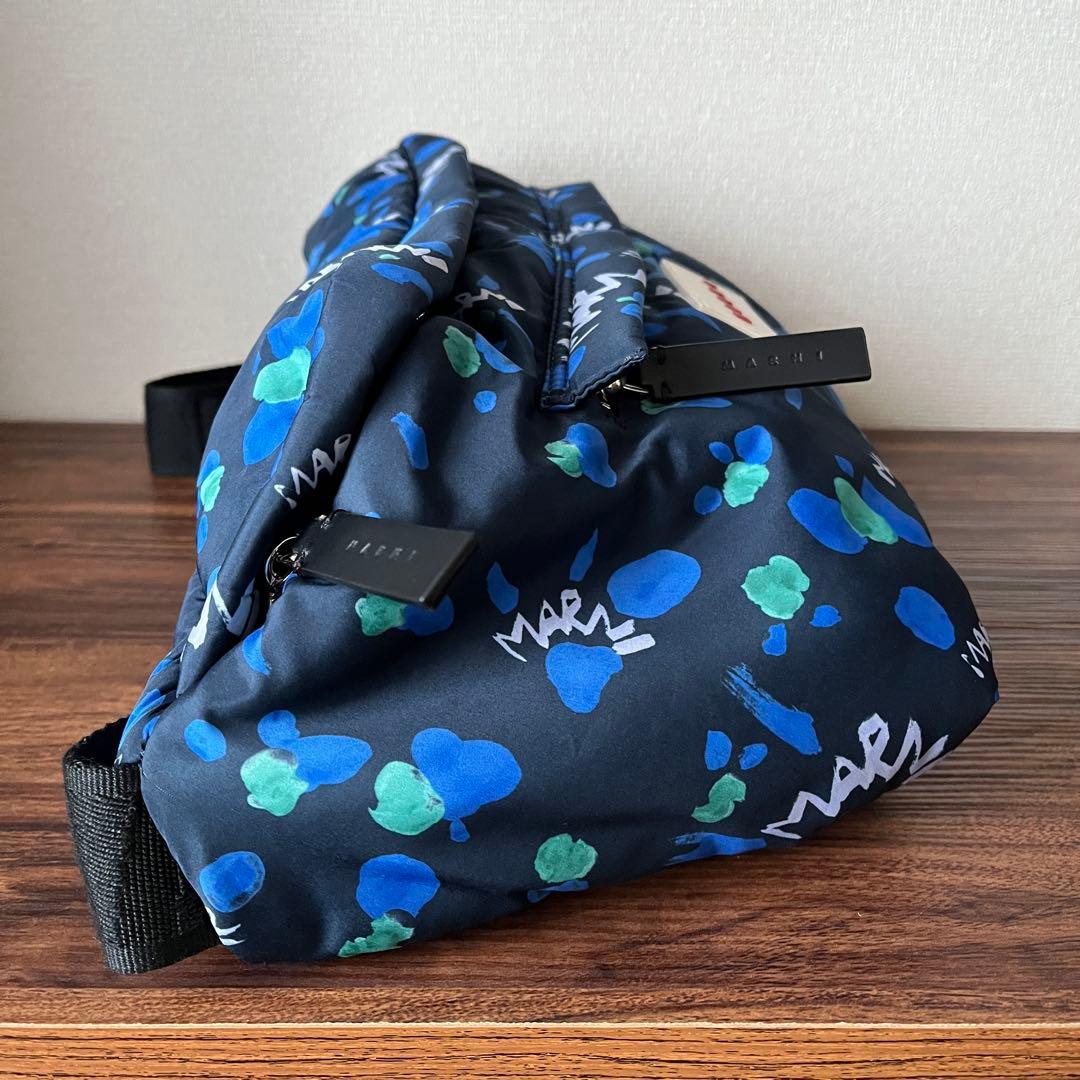 【美品！！】MARNIマルニ ボディバッグ ナイロン ブルー フラワー 花柄