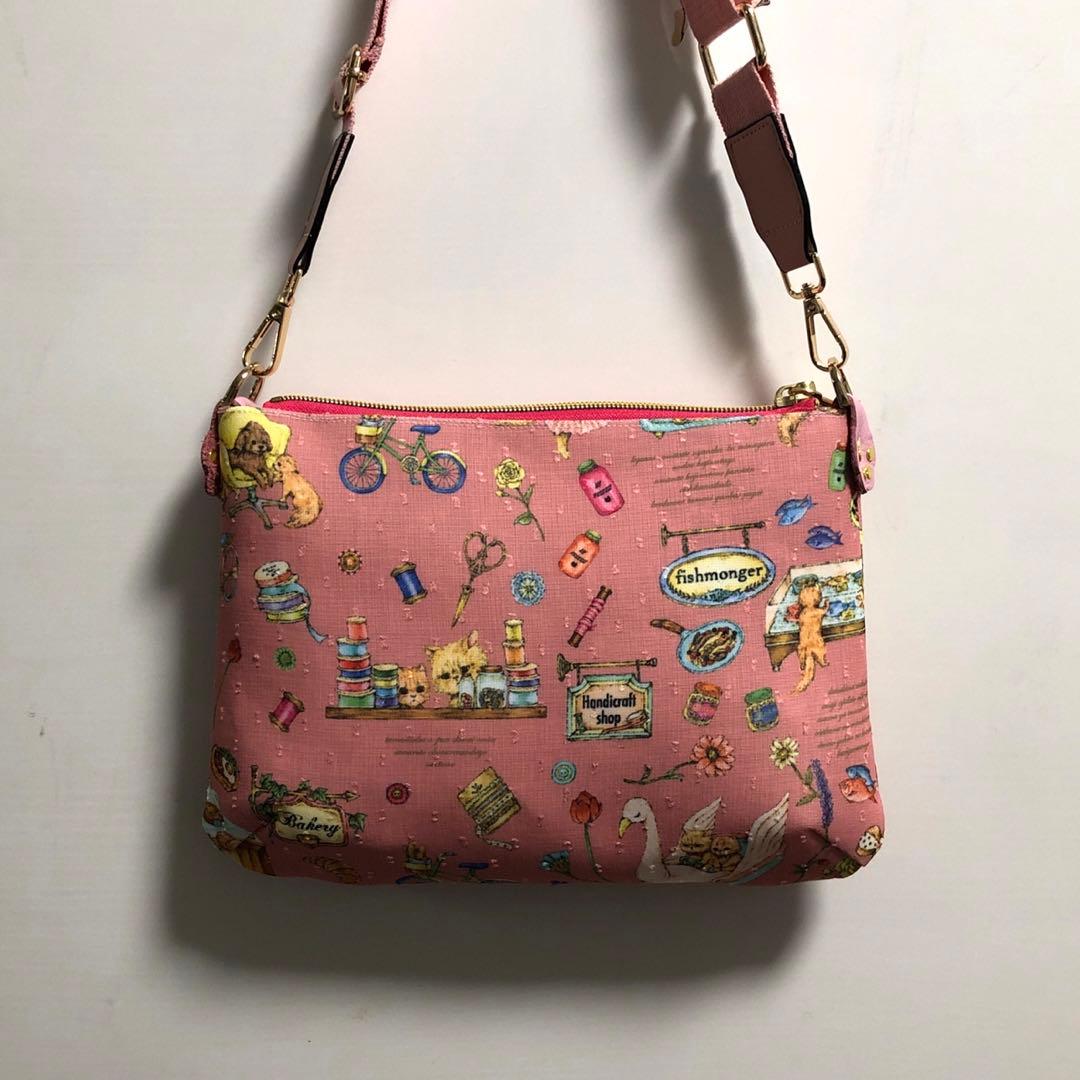 お取り置き　ハンドメイド　23cmマチありファスナーポーチ　４ニャンズ