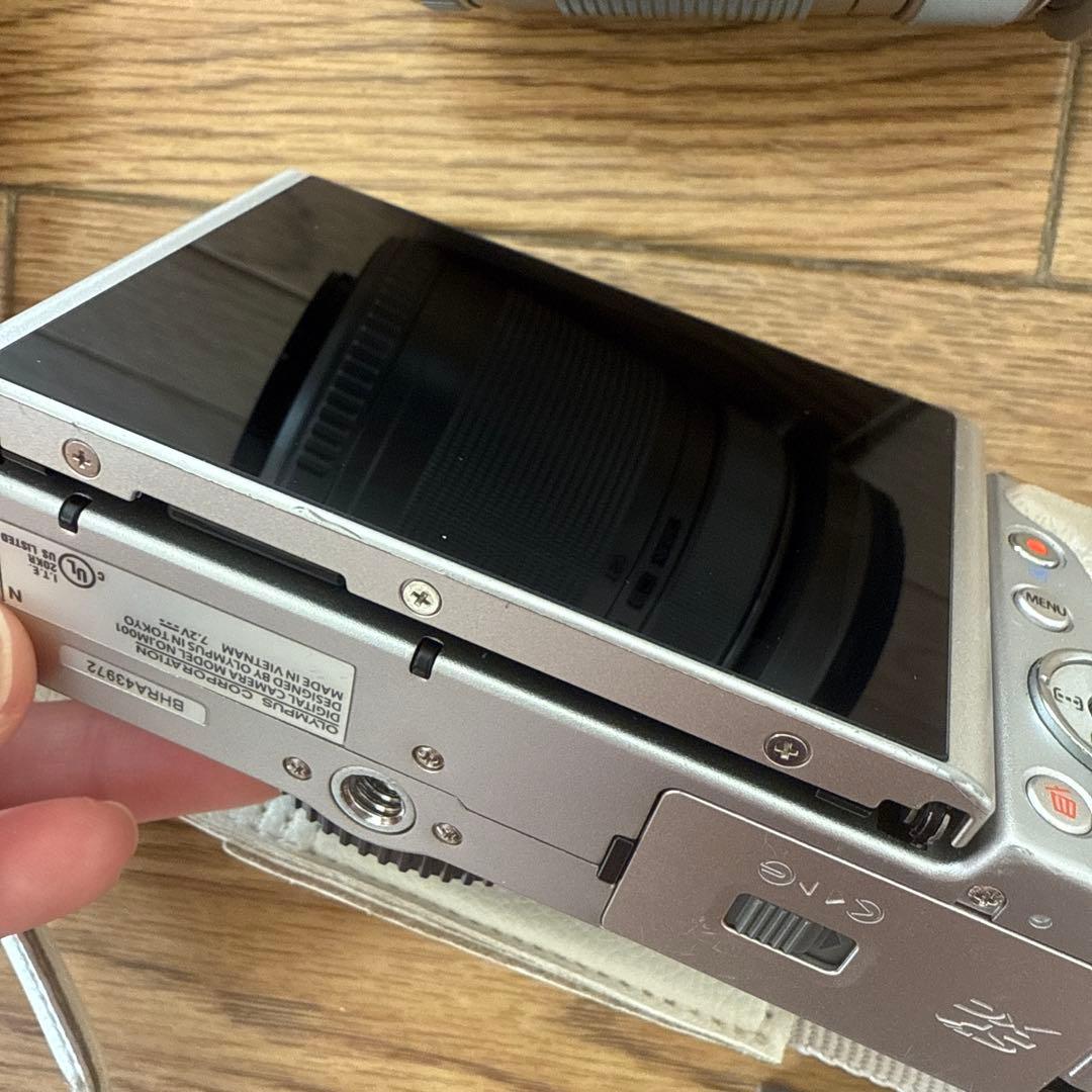 OLYMPUS PEN E-pl8 ホワイト 40-150mmレンズ(ジャンク)