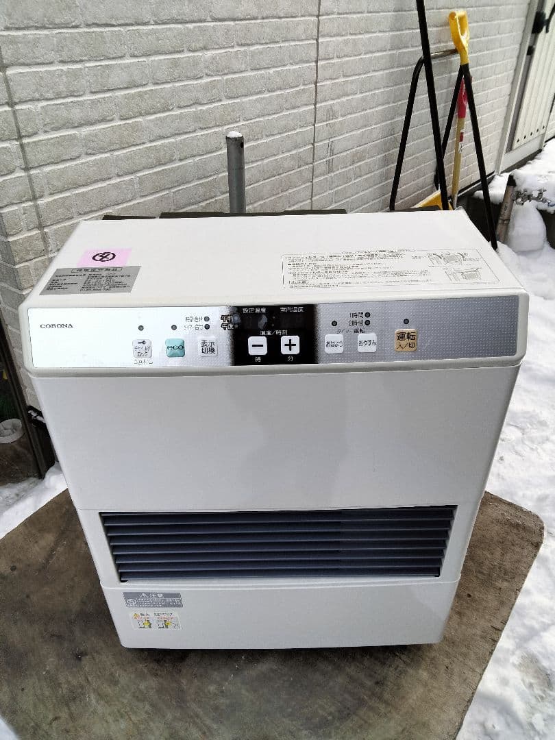 札幌発コロナFF温風石油ストーブ！品番「FF‐4213GS」2013年式中古品④