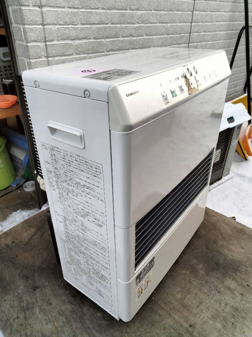 札幌発コロナFF温風石油ストーブ！品番「FF‐4213GS」2013年式中古品④