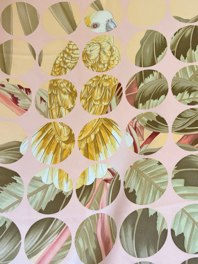 めめ サルヴァトーレフェラガモ シルク100% 大判 スカーフ