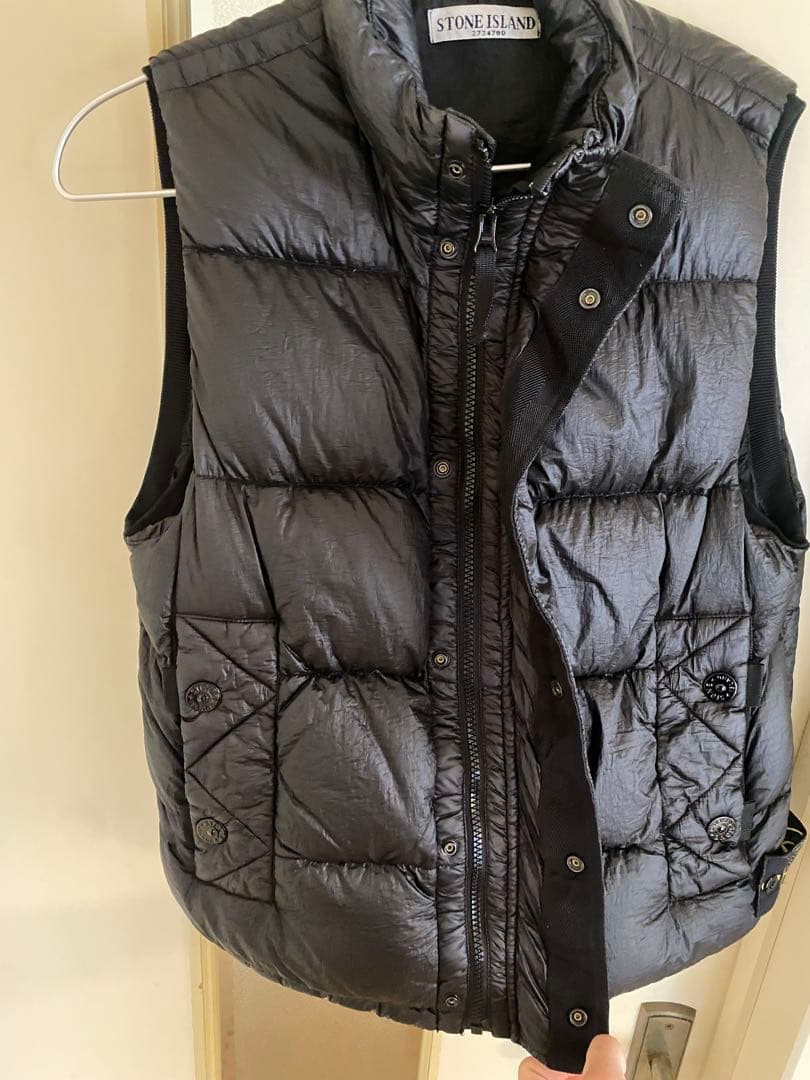 STONE  ブラック ダウンベスト　ガーメントダイ