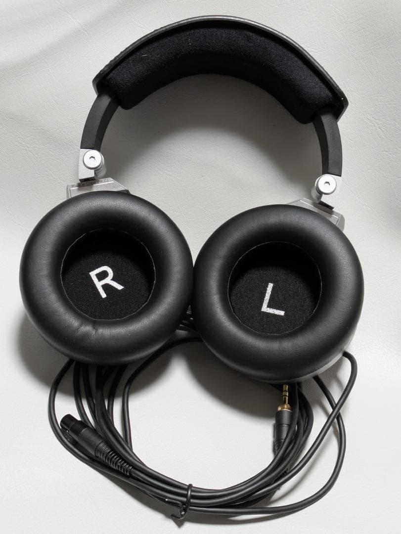 AKG K267 TIESTO 密閉型ヘッドホン(有線)、動作確認済