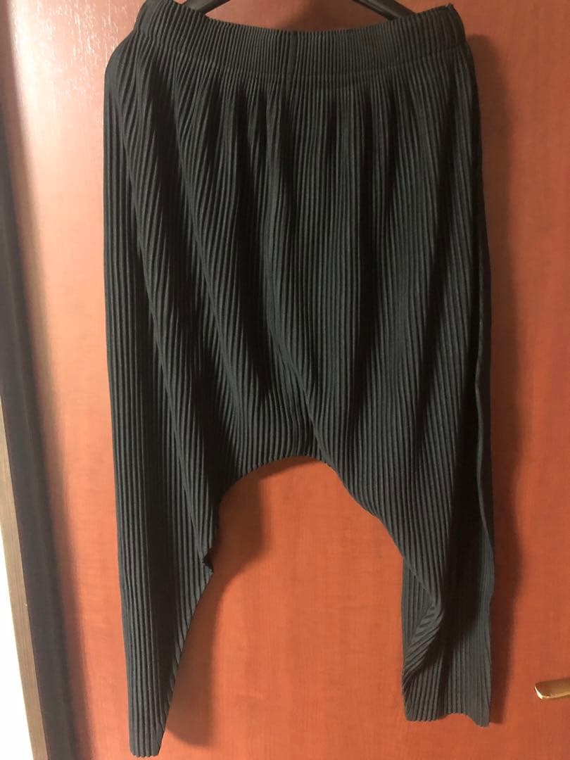 HOMME PLISSÉ イッセイミヤケ　サルエルパンツ black美品