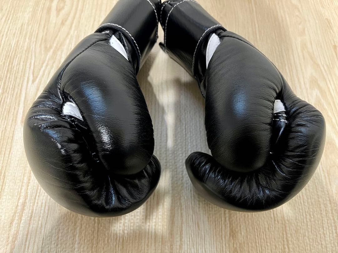 【hokuseiあにに】【美品】ウィニング ボクシンググローブ 8オンス