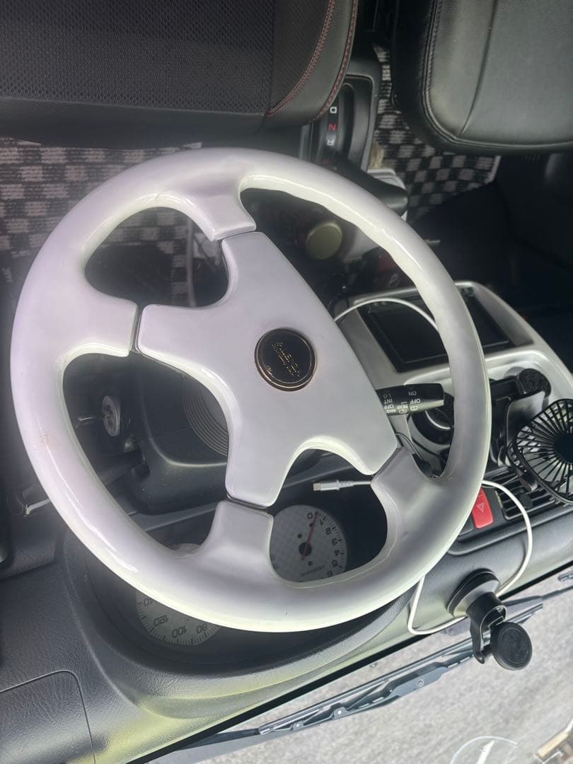 ホワイト 4スポーク ステアリング