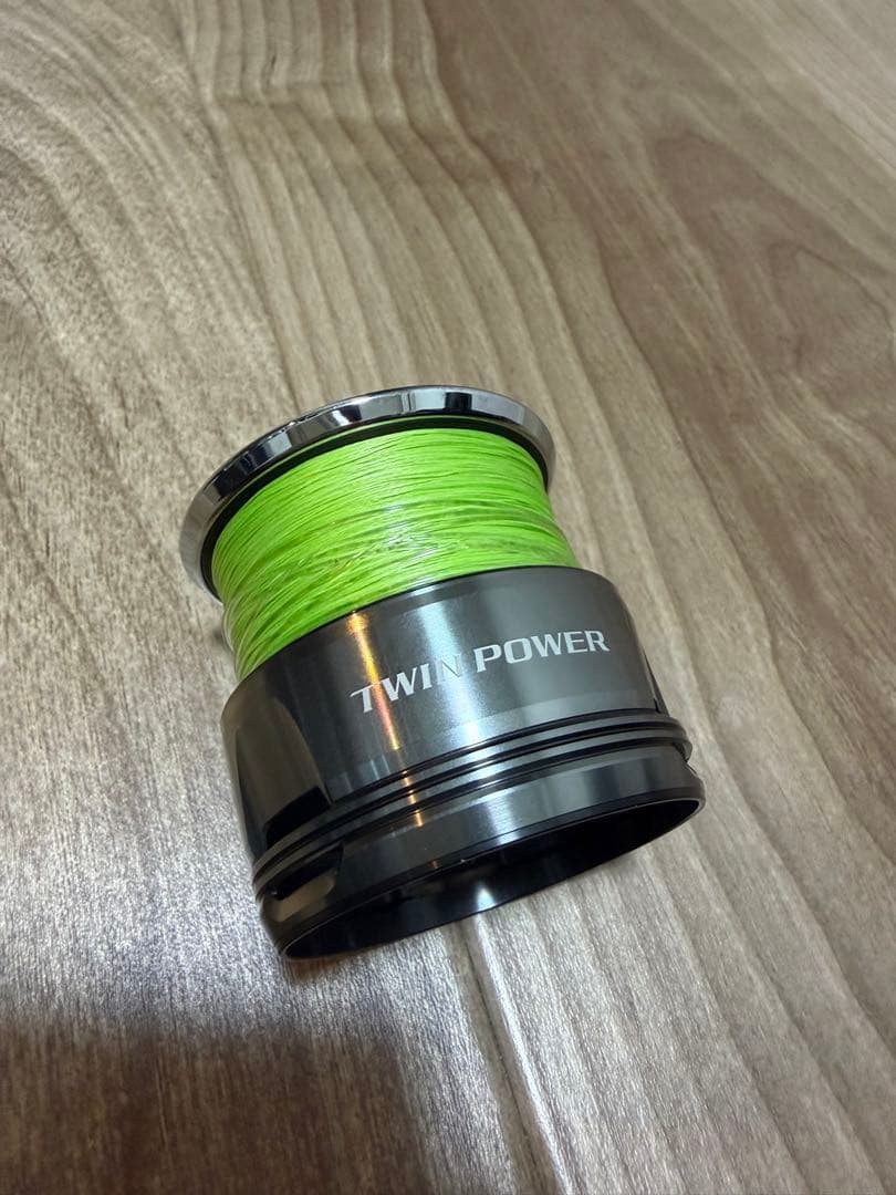 シマノ　24ツインパワースプール・4000XG 純正スプールケース付