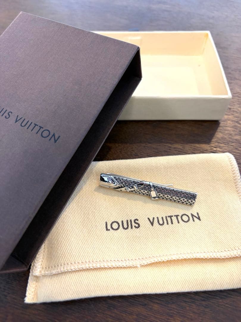 新品　未使用　箱付き　ルイ・ヴィトン　タイピン