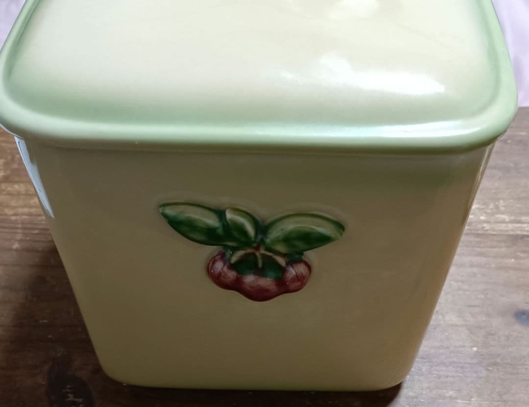 マニー ♪　パン保存容器　入手困難