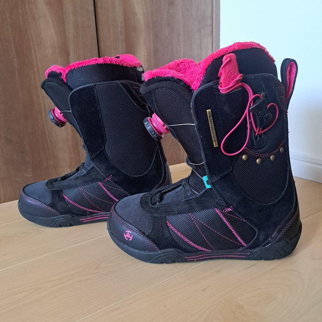 着用数回のみ　スノーボードブーツ 24cm