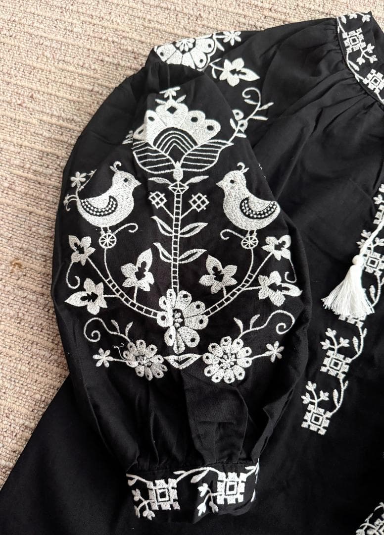 刺繍 ルーマニア 民族衣装 トップス ヴィシヴァンカ 刺繍ブラウス