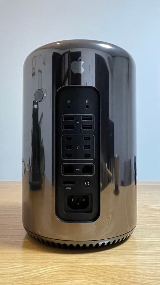 MacPro　(Late 2013)　 メモリ32GB SSD 500GB