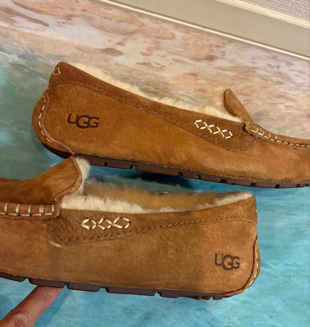 新品　UGG アグ　タゴタ　ローファー　モカシン　キャメルベージュ　24㎝