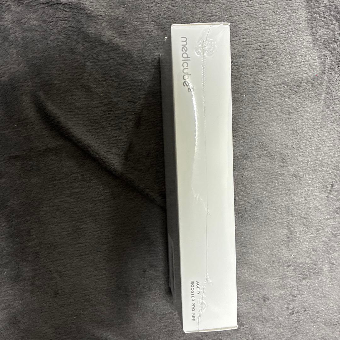 メディキューブ AGE-R ブースタープロミニ　 ホワイト　美顔器