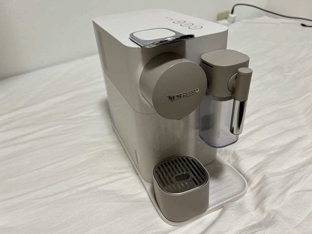NESPRESSO ラティシマワン シルキーホワイト+α