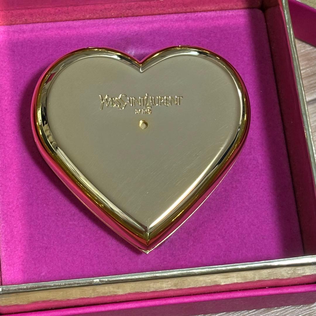 イヴサンローラン　ジュエル　シルキーフィニッシュプレストパウダー