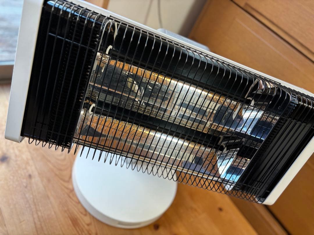 DAIKIN 遠赤外線 セラムヒート CER11WS-W ☆