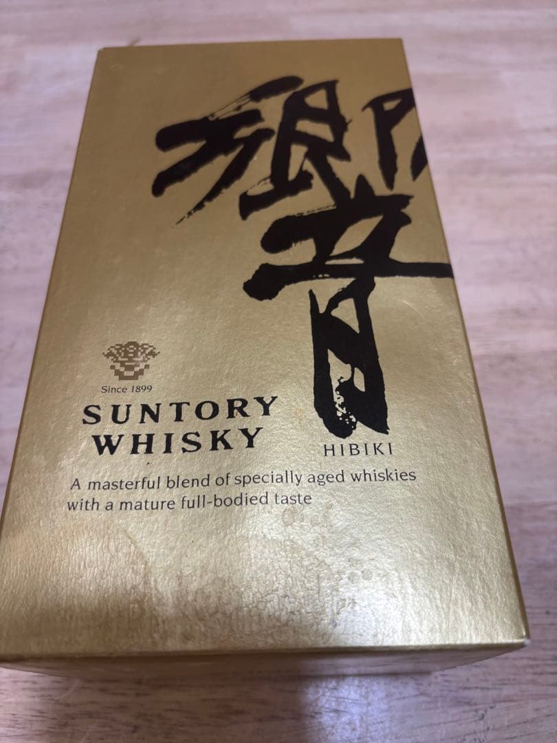 サントリー響 ウイスキー 金色ボックス入り（汚れあり）SHN01