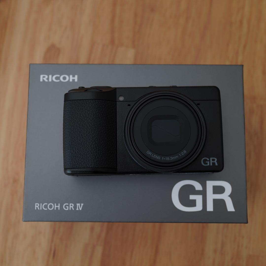 ほぼ未使用　RICOH GR IV コンパクトデジタルカメラ　レンズアダプタ付き