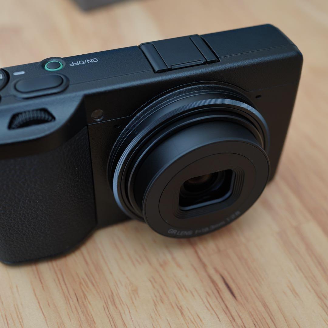 ほぼ未使用　RICOH GR IV コンパクトデジタルカメラ　レンズアダプタ付き