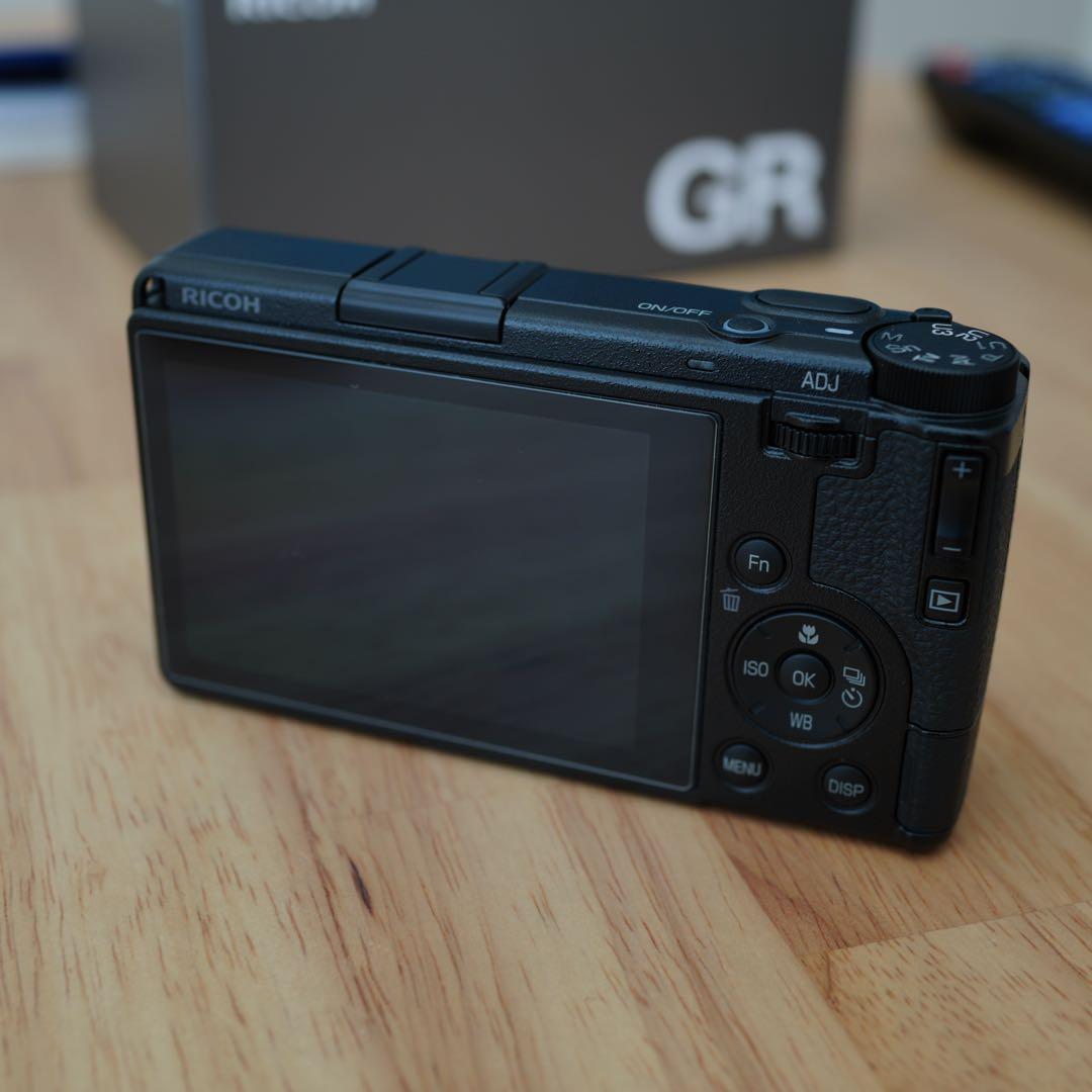 ほぼ未使用　RICOH GR IV コンパクトデジタルカメラ　レンズアダプタ付き