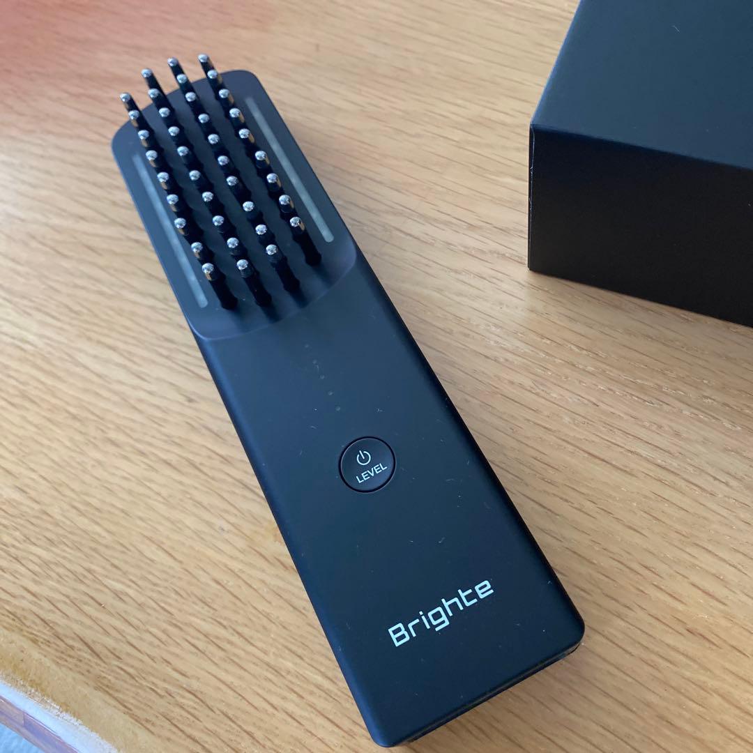 【値下げ】ブライト エレキ ブラシ/化粧水・ポーチ付き