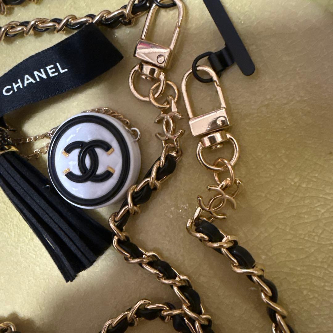 15000円 にします！CHANEL タッセル付き携帯ストラップ新品！