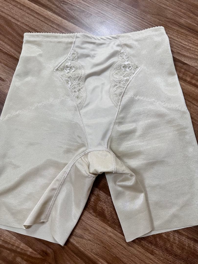 ウエディング用下着(ビスチェ・ガードル)