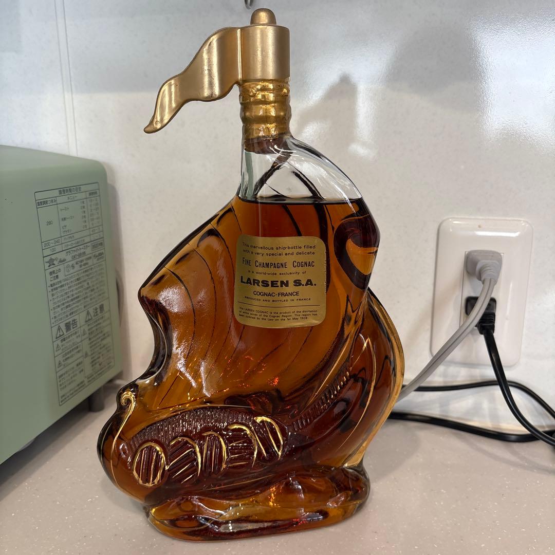 LARSEN INVINCIBLE コニャック 750ml