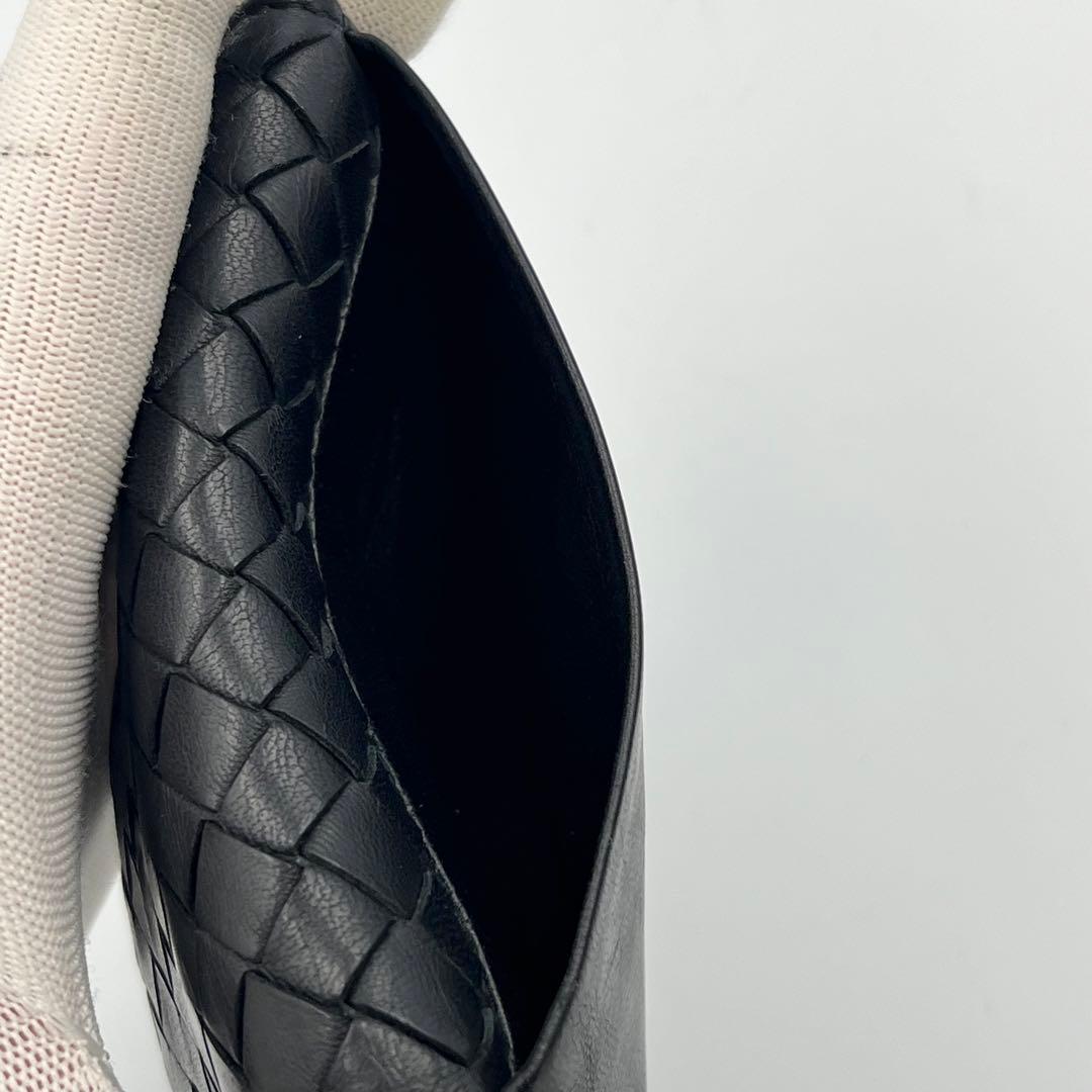 【人気アイテム】ボッテガヴェネタ　名刺入れ　イントレチャート　黒