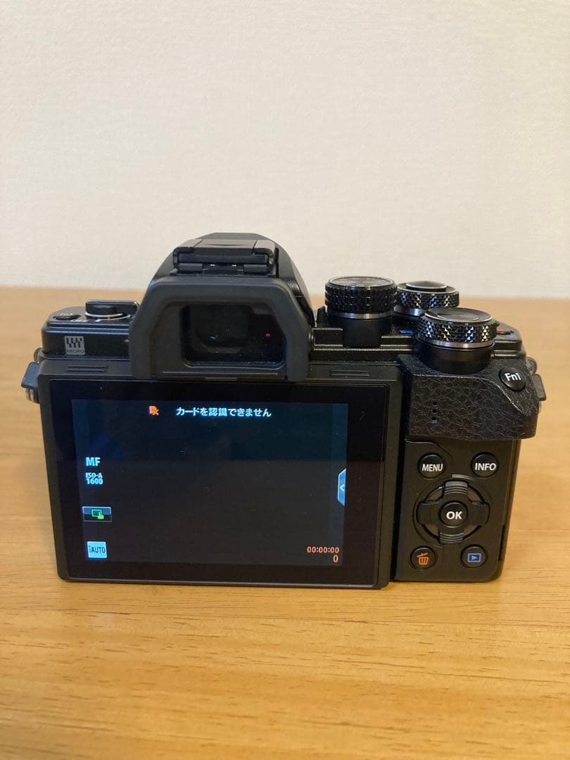 OLYMPUS OM-D E-M10 MarkII EZダブルズームキット