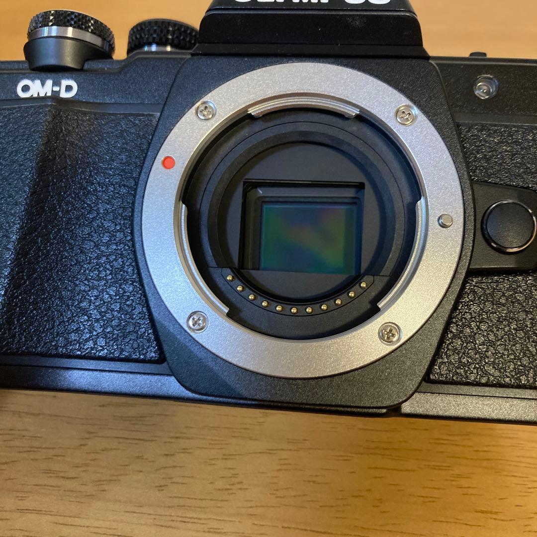 OLYMPUS OM-D E-M10 MarkII EZダブルズームキット