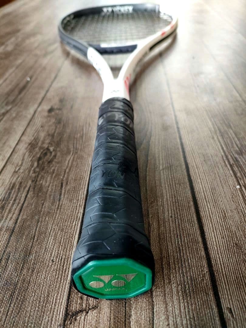 YONEX VOLTRAGE 7V ホワイト/グレー UL1サイズ