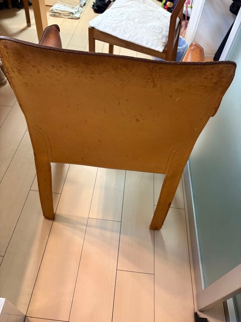 ゴ*ン様 Cassina アームチェア オレンジ色