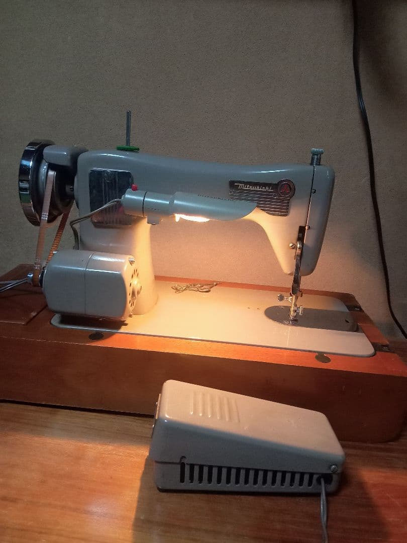 ヴィンテージ MITSUBISHI ミシン HA2