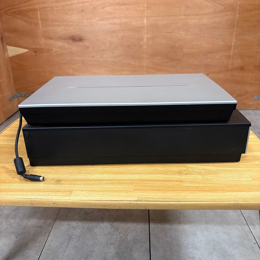 一都三県限定　配送無料　スキャナー　EPSON エプソン　フラットベッド