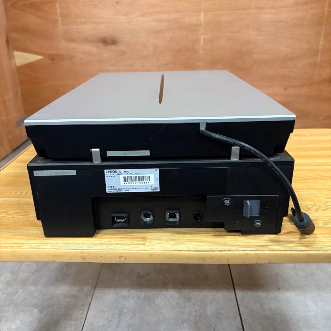 一都三県限定　配送無料　スキャナー　EPSON エプソン　フラットベッド